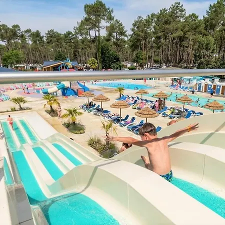 אתר קמפינג Mh510 2Ch Dont Chambre Parental Et 2Sdb Dans Camping 4 Etoiles סן-ז'וליין-אן-בורן